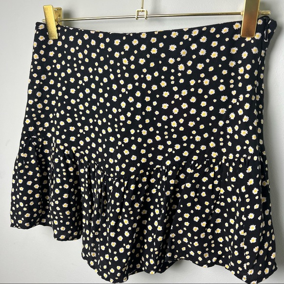 Zara Floral Print Ruffle Skort - Picture 4 of 12